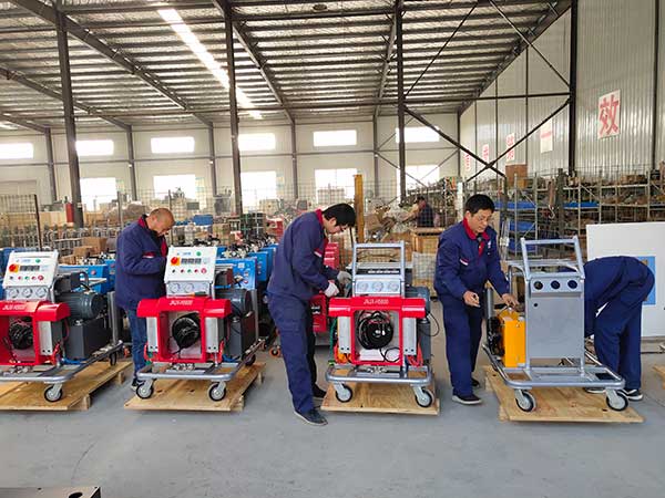 濟南九旭聚脲噴涂機產品組裝中心